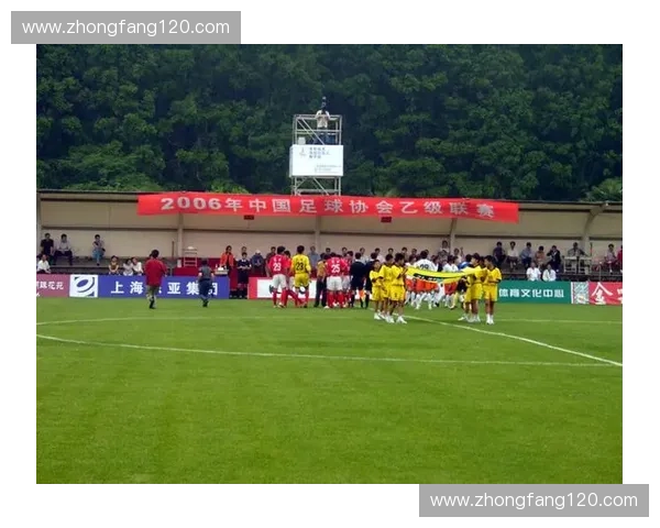 上海业余足球赛事激烈角逐 引领城市草根足球新风潮